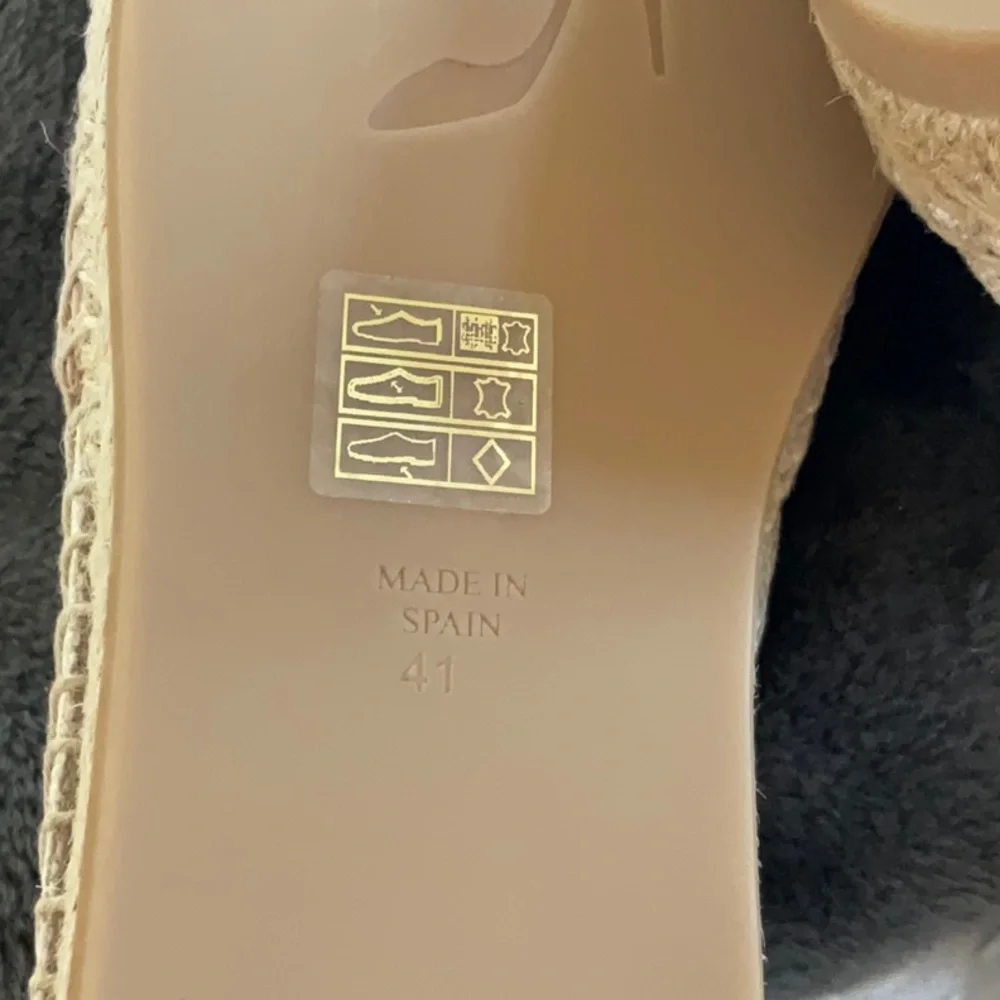NWT RENE CAOVILLA PALE PINK JEWELED AND SHIMMER ESPADRILLES EU41 US10